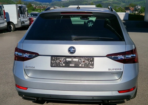 Skoda Superb cena 70000 przebieg: 189106, rok produkcji 2018 z Kcynia małe 301